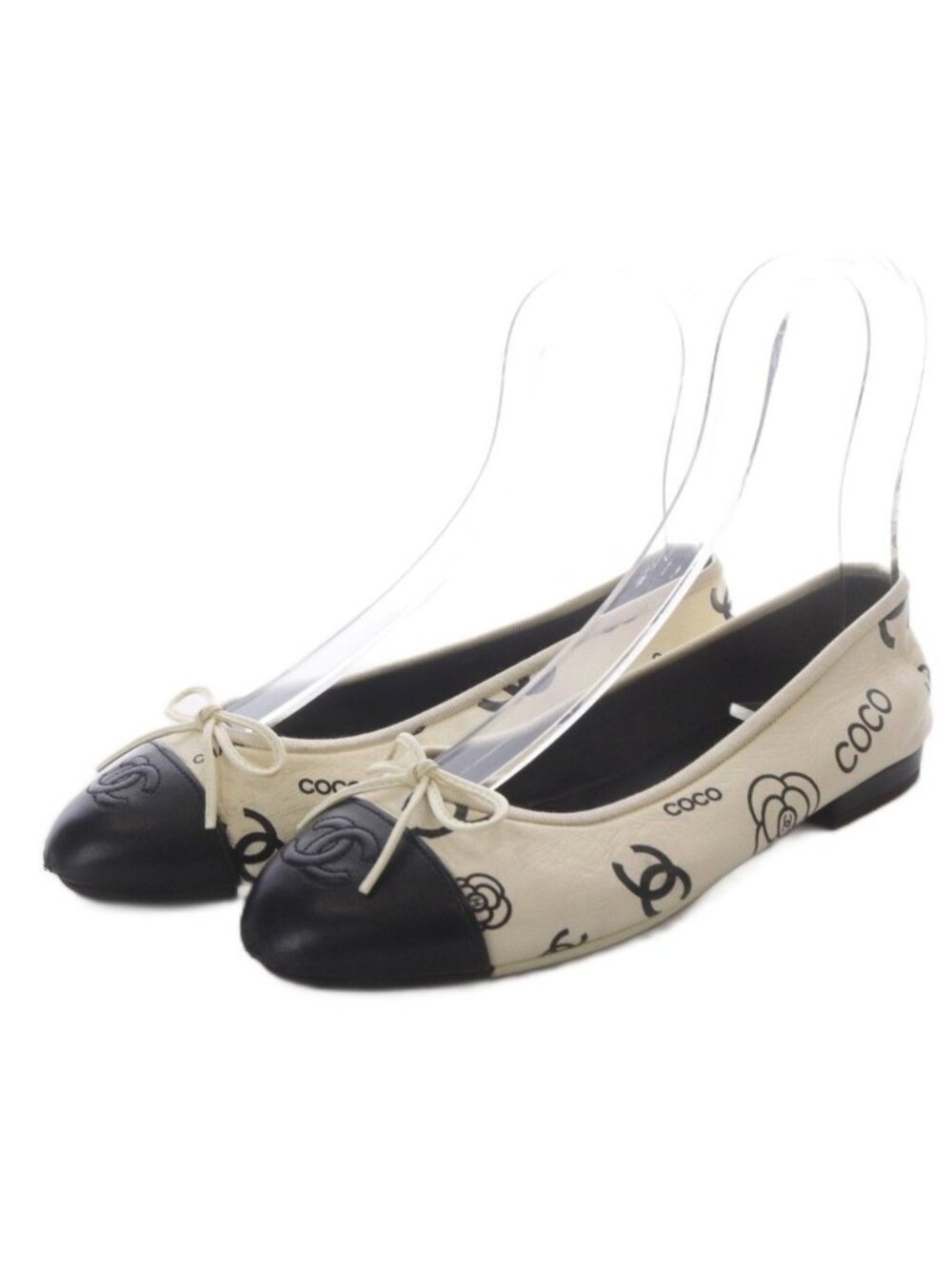 Chanel 23P Ballerina Flat Shoes Camellia CC Logo Lambskin White